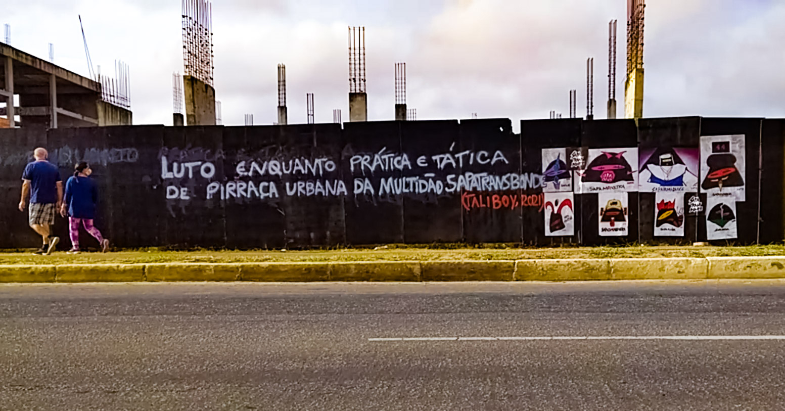 Multidão SAPATRANSBONDE